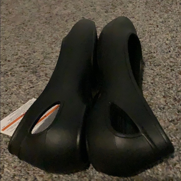 CROCS Laura Black Ballet Flats NEW - Picture 5 of 5